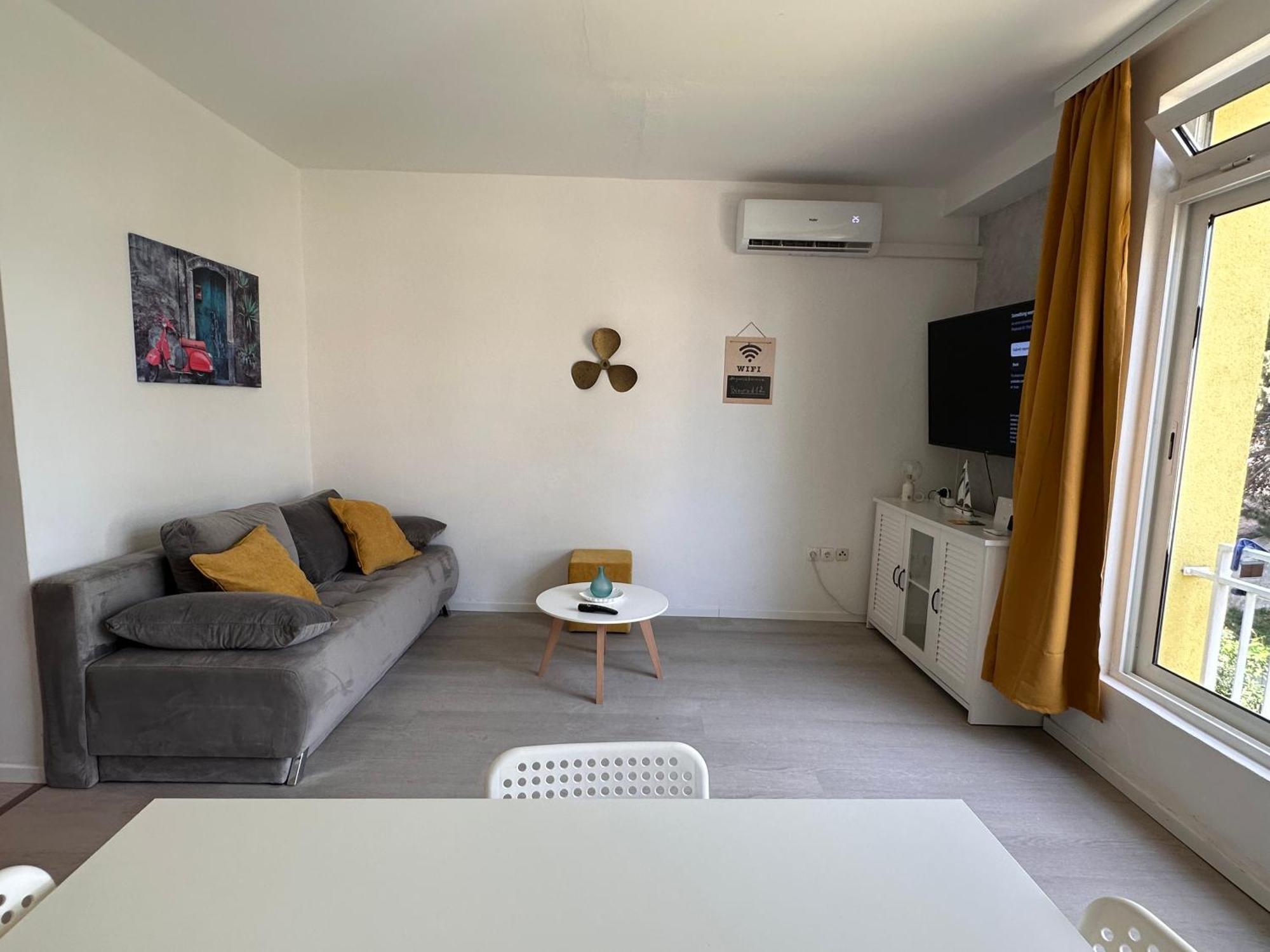 Beach Apartment - 50M From The Beach With Free Parking Биоград-на-Мору Экстерьер фото